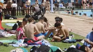 Abren las grandes piscinas de verano de València: «Con la zona de hamacas mejoran mucho»