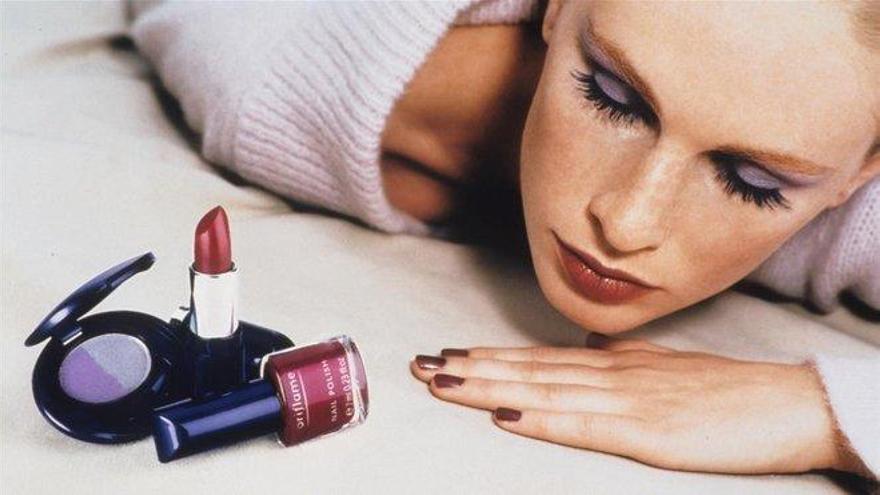 España propone a Bruselas limitar el uso de esmaltes de uñas permanentes a los profesionales de estética