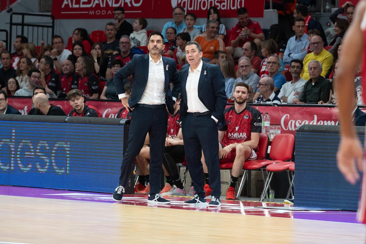 El banquillo del Casademont, durante un duelo en el Felipe