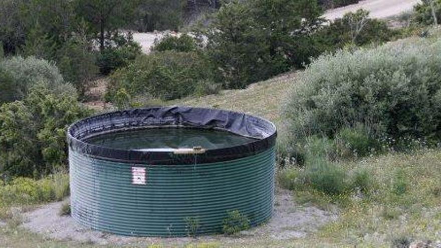 Depósito instalado en una finca forestal de Ibiza.