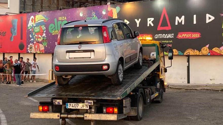 Denunciado un taxista pirata que recogía clientes en una discoteca de Ibiza