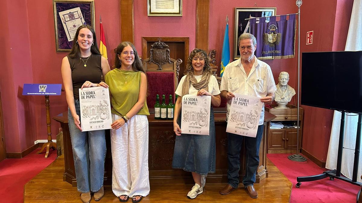 La historia de la sidra a través de pegatinas, postales y publicidad: así será la exposición que llevará Fernando Paredano al Ateneo Obrero de Villaviciosa