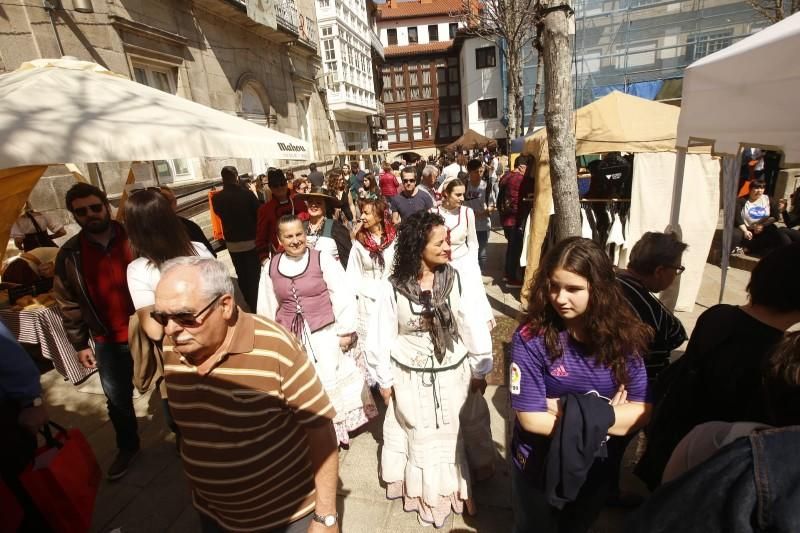 Reconquista 2019 | Las calles de Vigo se animan ya desde bien temprano. // R. Grobas
