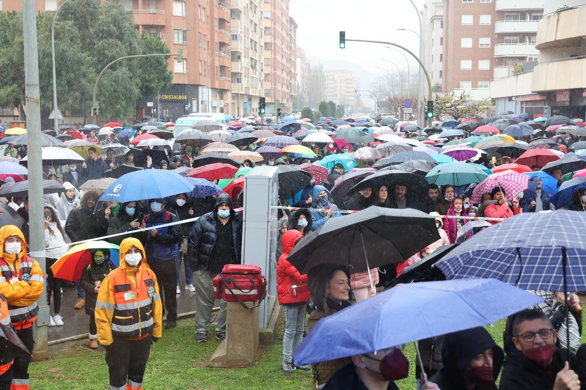 Público asistente al acto de imposición del pañuelo verde a Tombatossals, el pasado año.