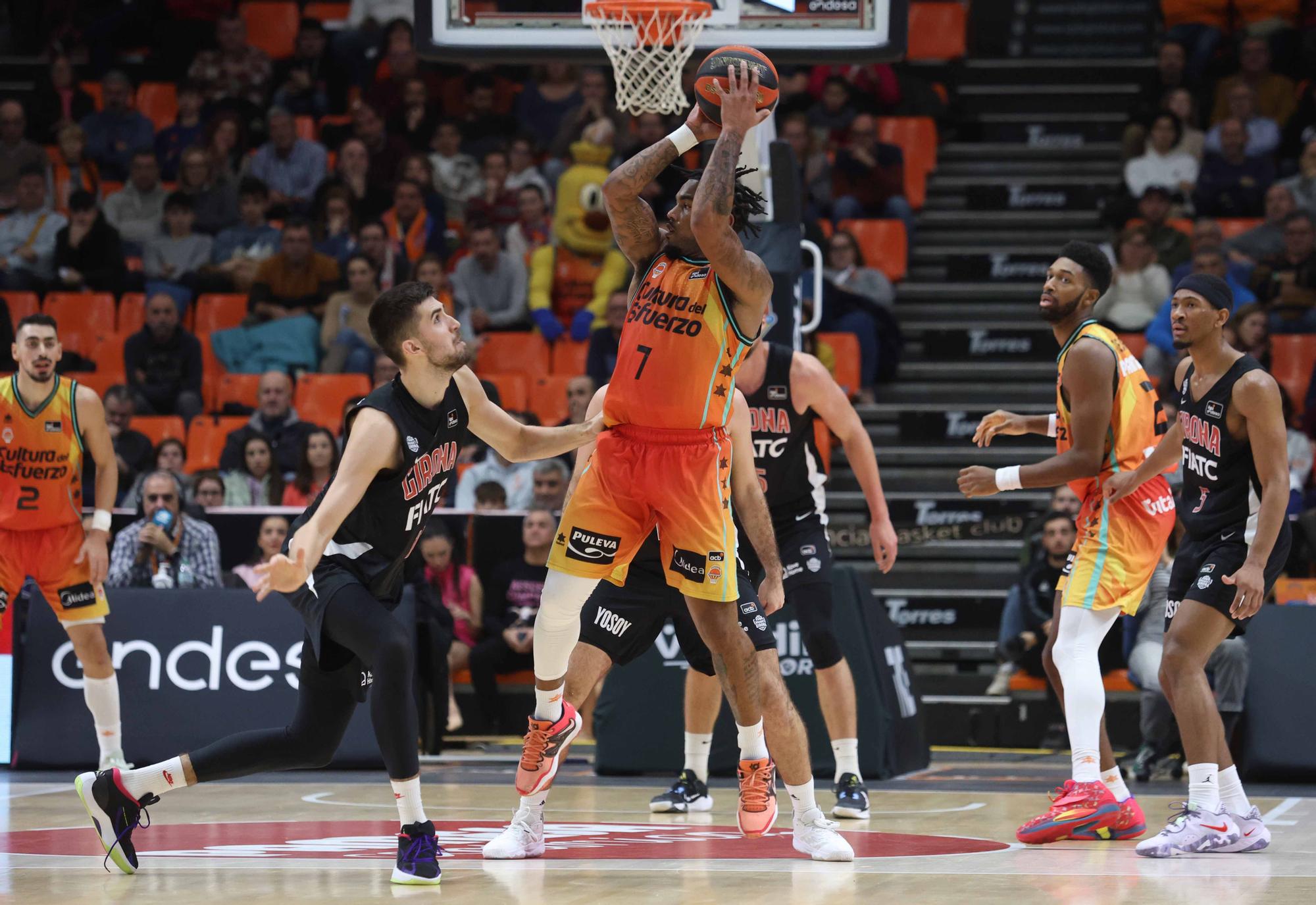 Las mejores imágenes del Valencia Basket - Girona Basketball