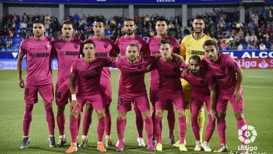 El once inicial del Málaga CF en El Alcoraz.