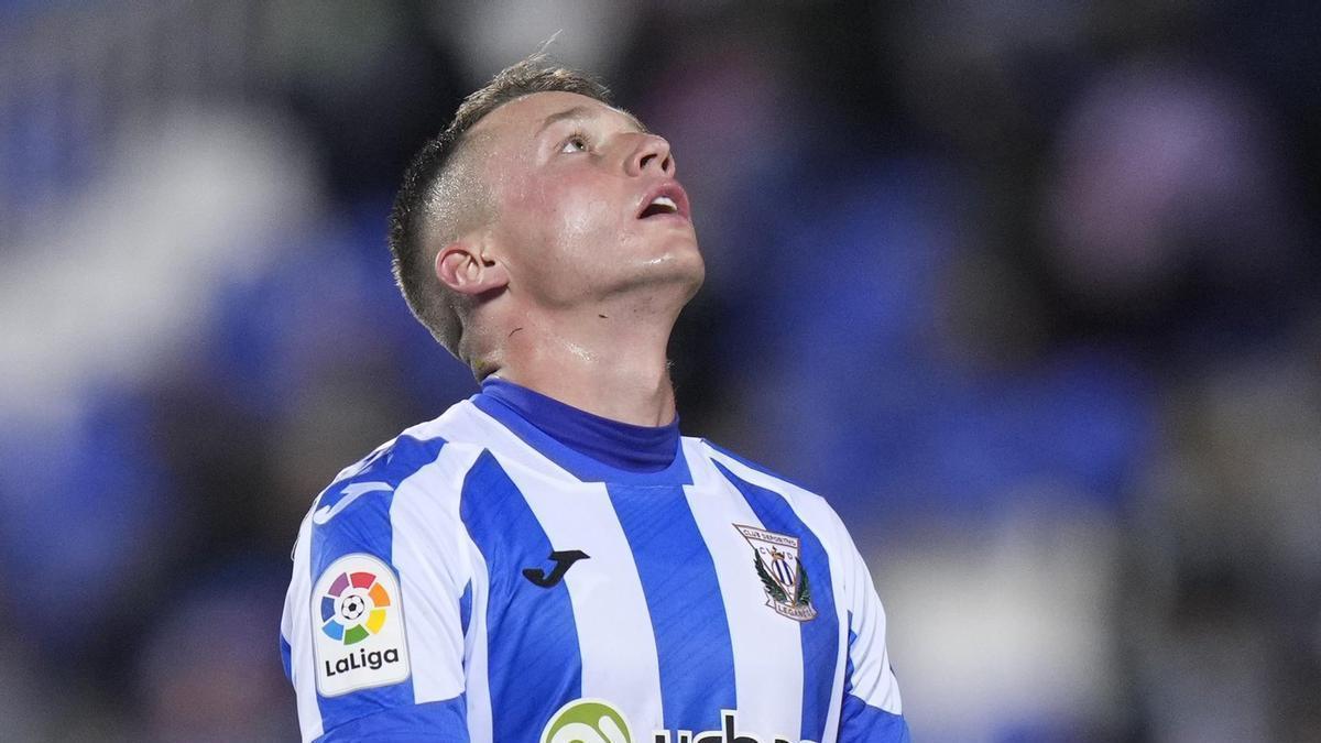 Borja Garcés se lamenta durante un partido con el Leganés.