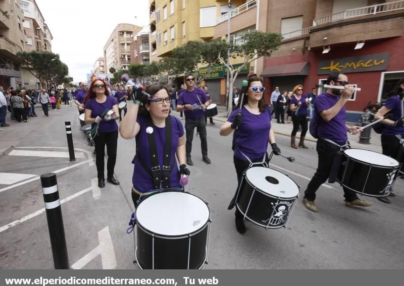 Almassora se llena de fiesta con la cabalgata