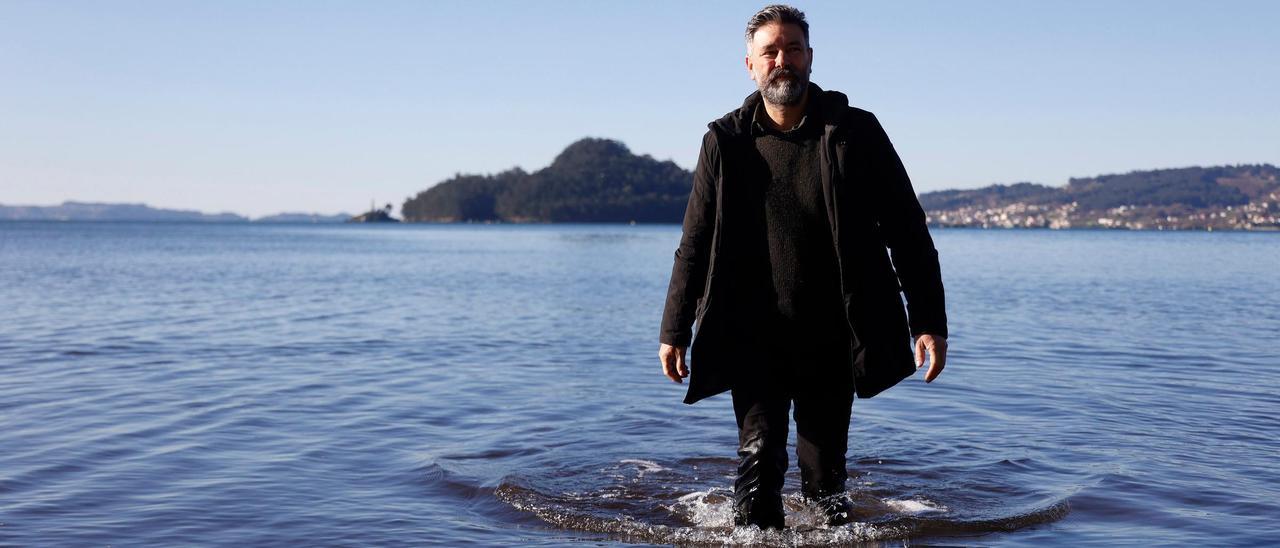 El arquitecto Sergio Portela “se moja” por la isla de Tambo.