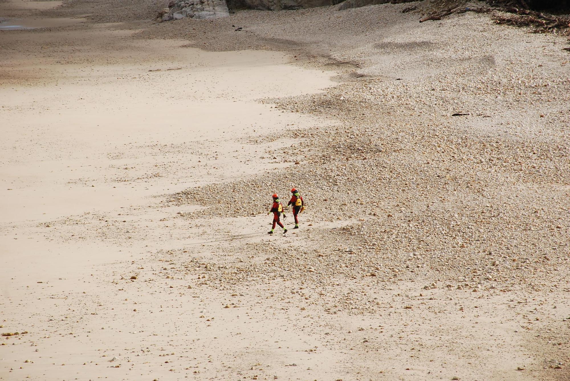 Búsqueda de un desaparecido en el mar en Llanes