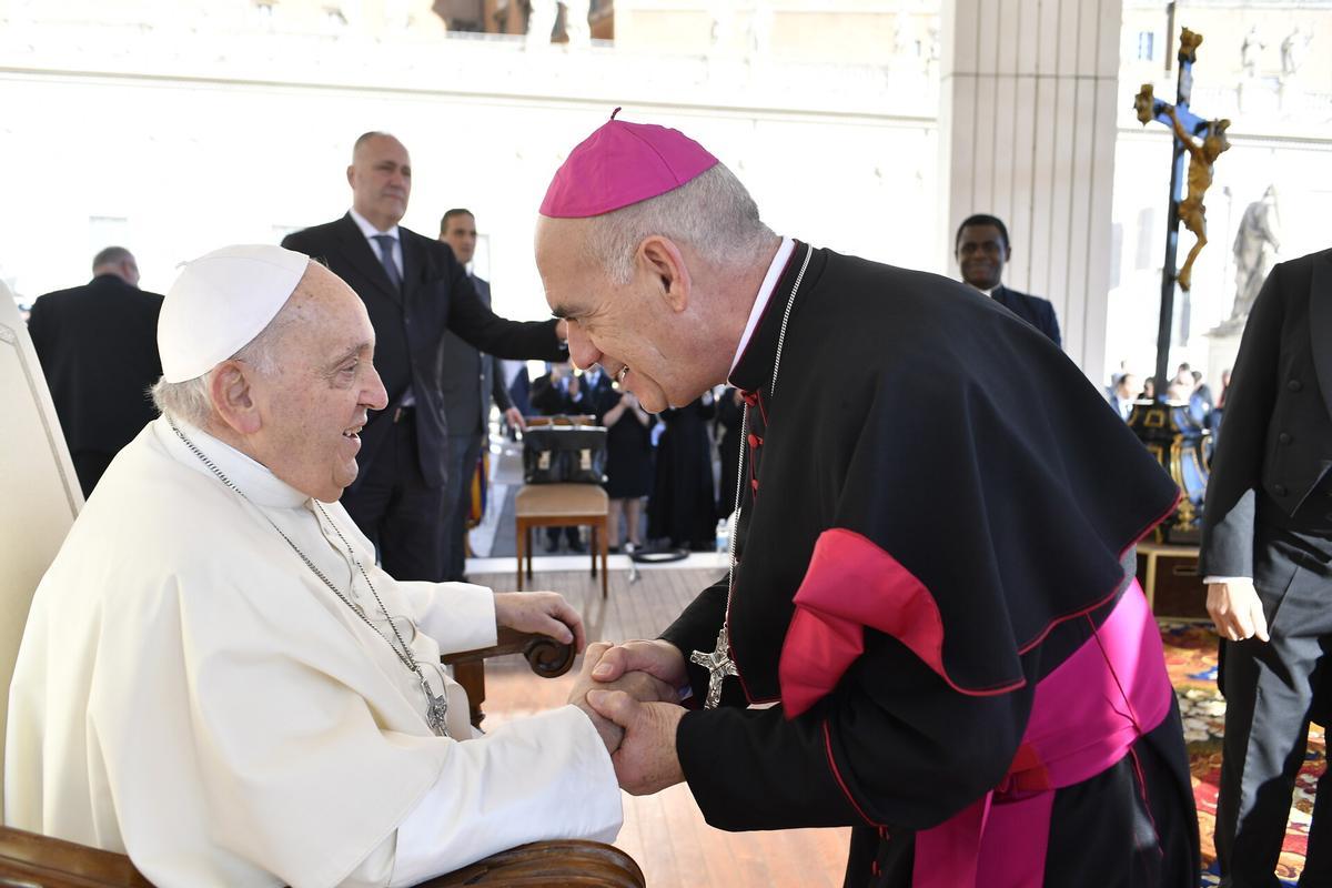 Así recibe el papa a los juniors valencianos