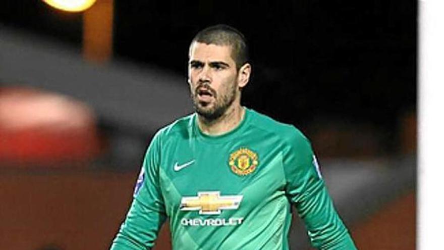 Van Gaal inclou Valdés en la llista de jugadors per jugar la Premier