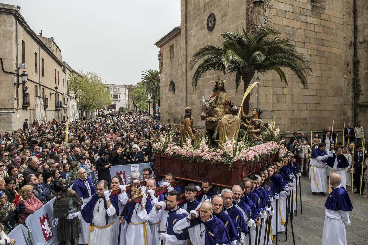 CACERES. COFRADIA DE LOS RAMOS. PROCESION DE LA BURRINA