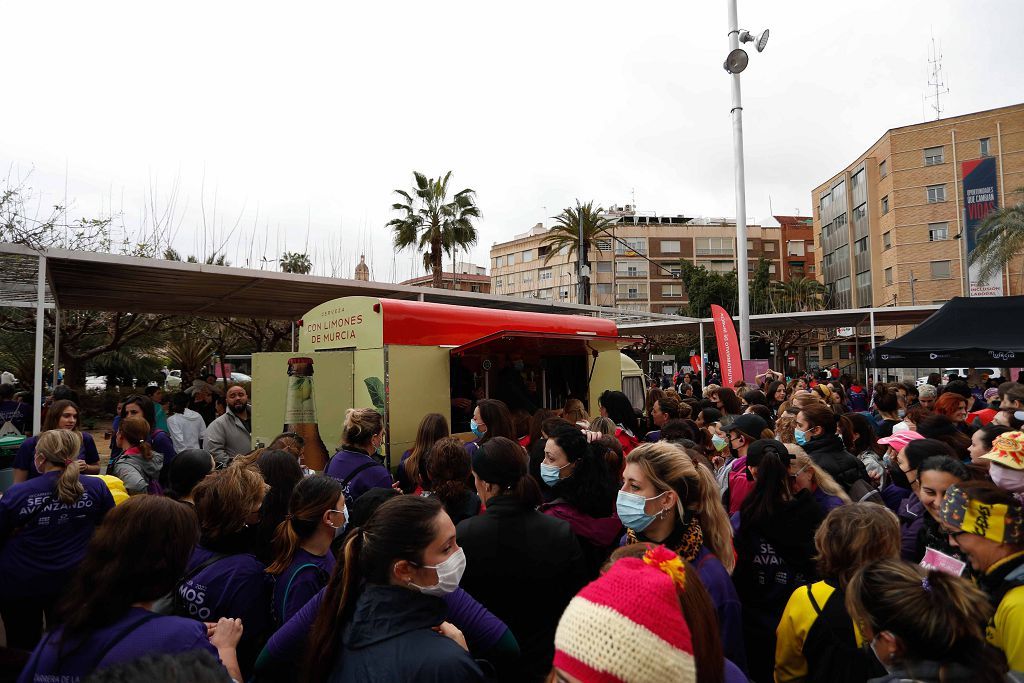 Carrera de la Mujer Murcia 2022: las participantes posan en el photocall