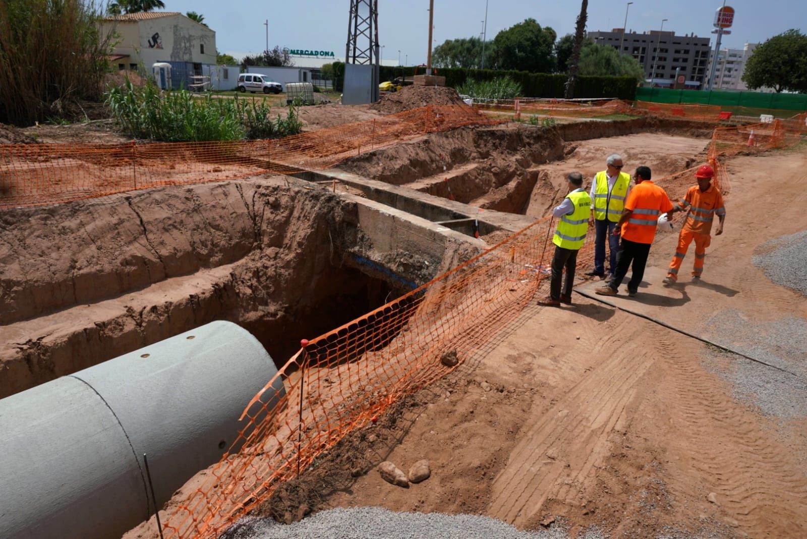 La obra del gran colector de Burriana abre su conexión al río Anna