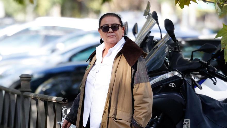 María del Monte e Inmaculada Casal salen de comer en un restaurante con amigas