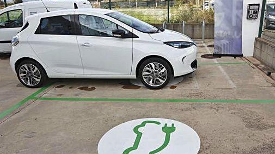 Un punt de recàrrega de vehicles elèctrics.