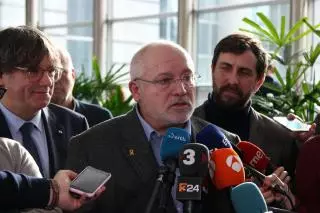 El Parlament permite que Lluís Puig vote telemáticamente en el pleno para sortear al TC
