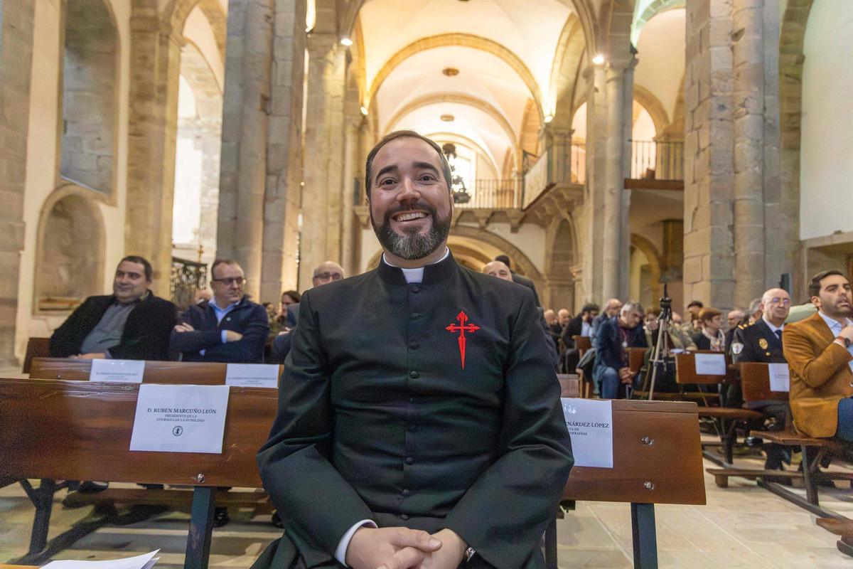 D. Víctor Suárez Gondar: "La Semana Santa de Santiago ya late en los muros de la ciudad"