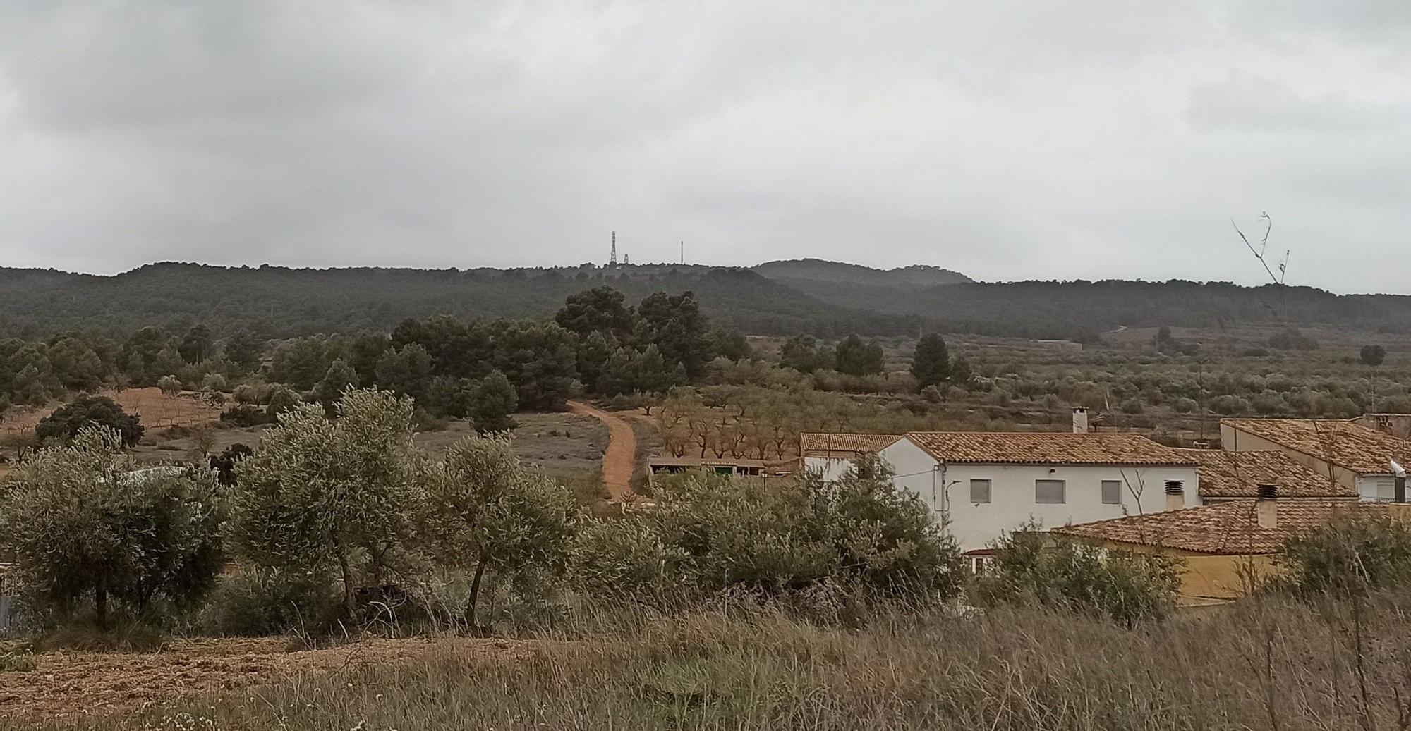 El antes y el después: así ha calcinado el incendio el paraje de Casas de Moya