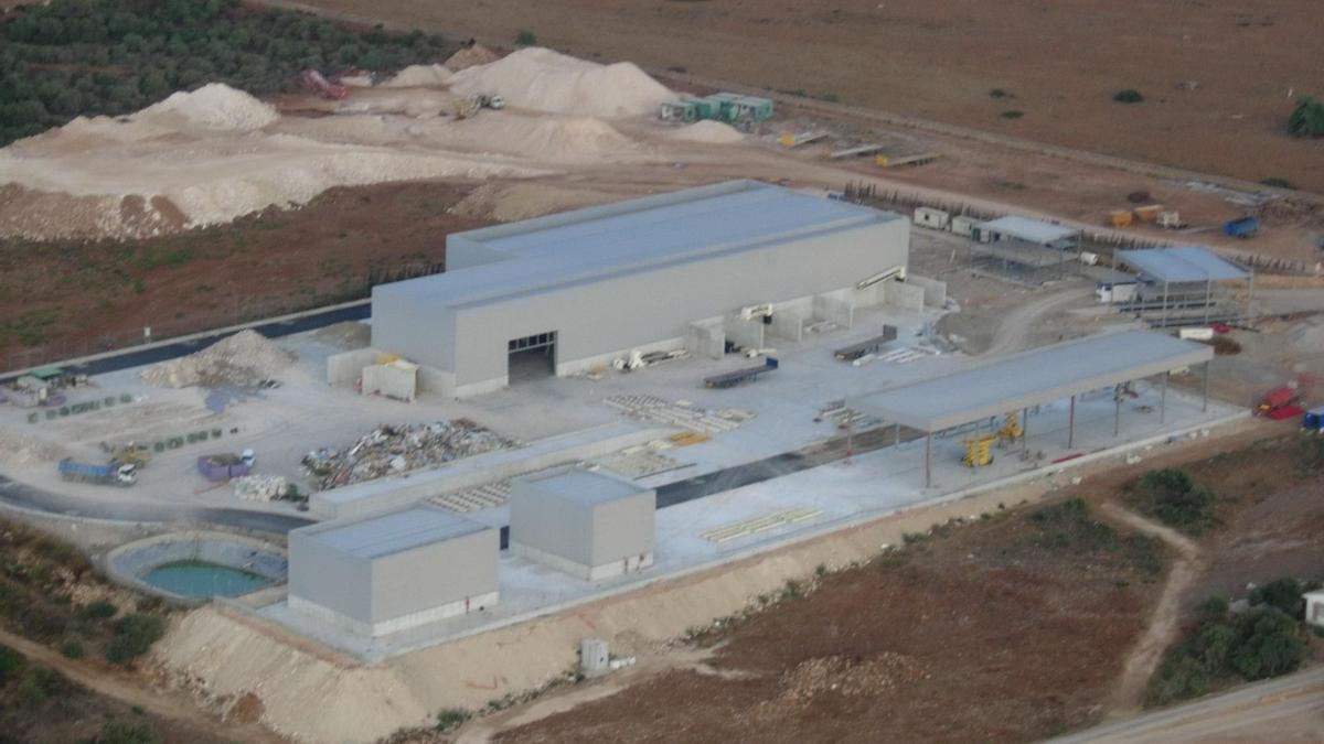 El depósito de resíduos situado en la carretera de Santa Margalida a Can Picafort.