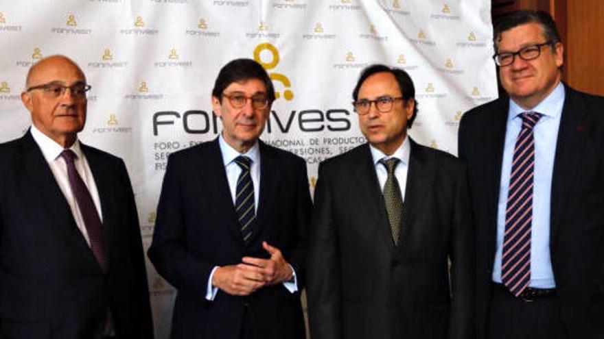 Josep Oliu, José Ignacio Goirigolzarri, Vicent Soler e Iñigo Parra, esta mañana