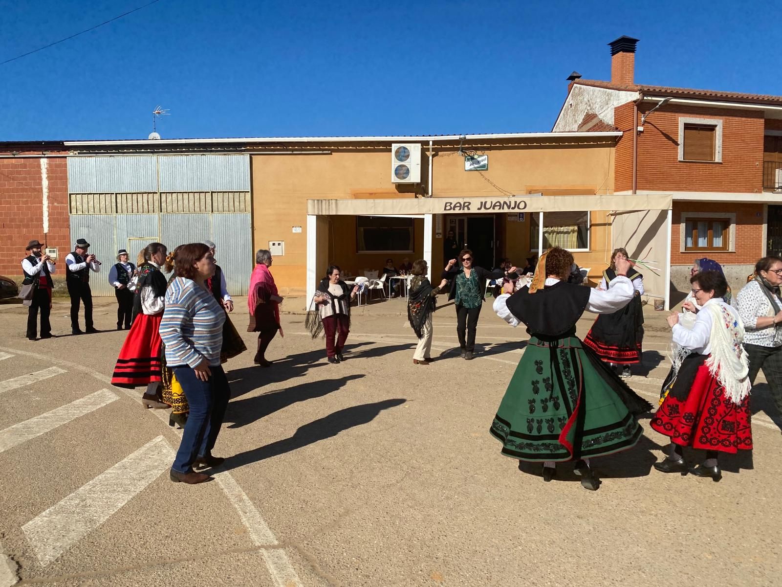 Fiesta de las Águedas en Matilla de Arzón.