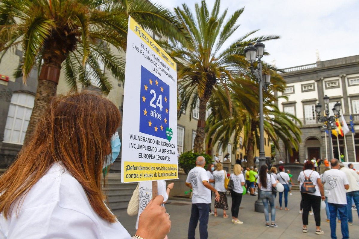 Manifestación de empleados municipales para exigir que los hagan fijos