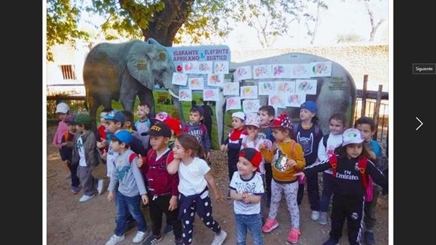 Homenaje de niños de Almodóvar a la elefanta ‘Flavia’