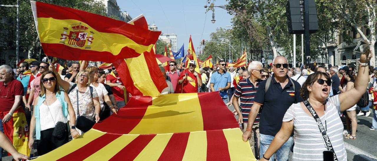 Manifestación contra la negociación con ERC y JxCat para la investidura.