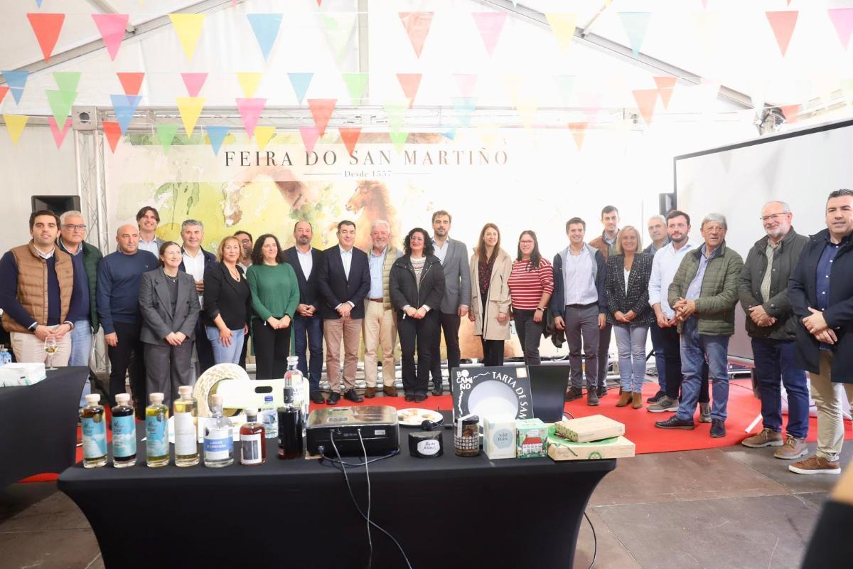 Cargos da Xunta e alcaldes de municipios da comarca nesta edición da feira do San Martiño de Francos