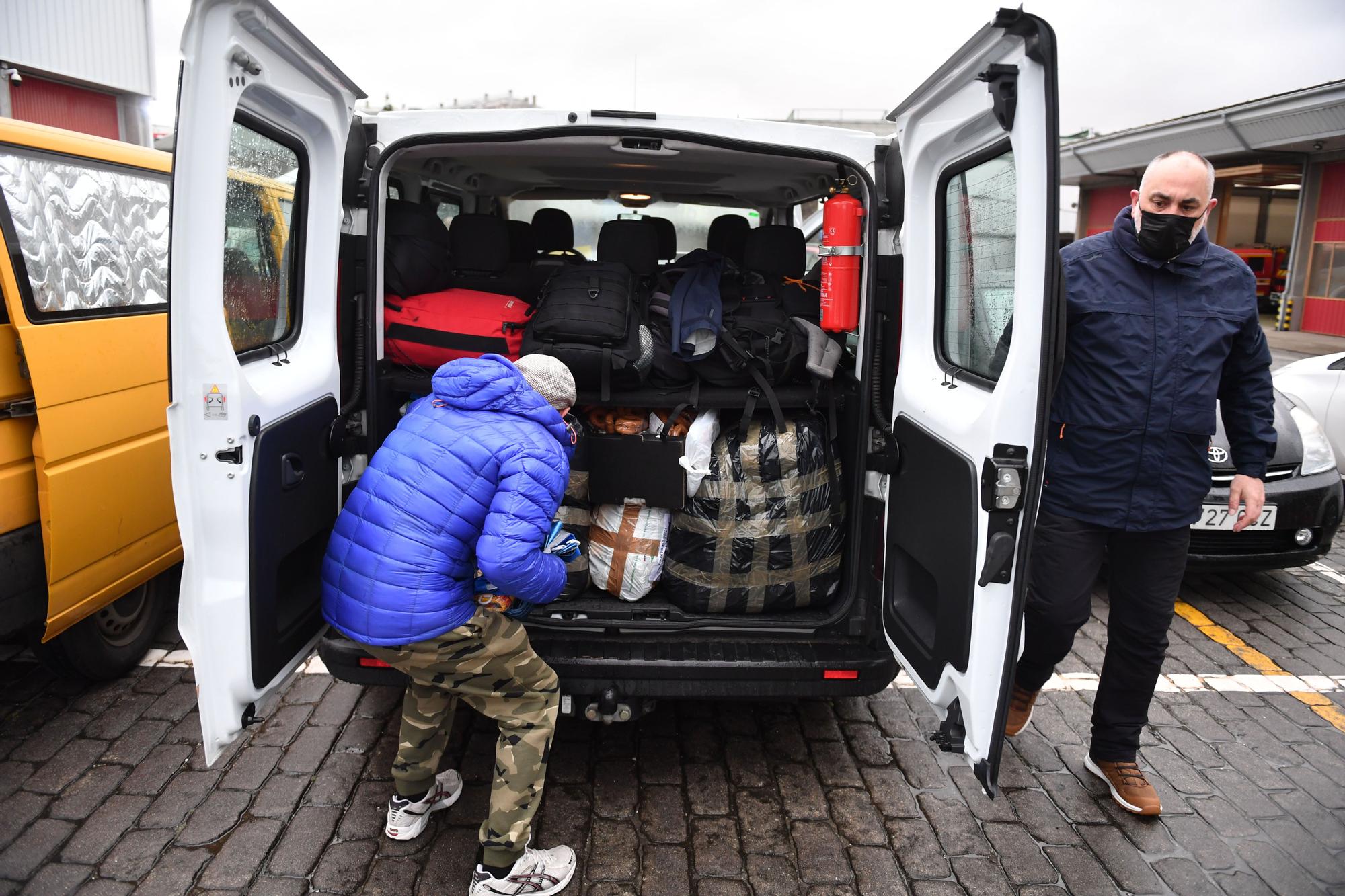 Parten de A Coruña los bomberos y policías que llevarán ayuda a Ucrania y traerán a una veintena de refugiados