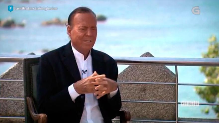 Julio Iglesias en la entrevista de &#039;Land Rober&#039;. / TVG