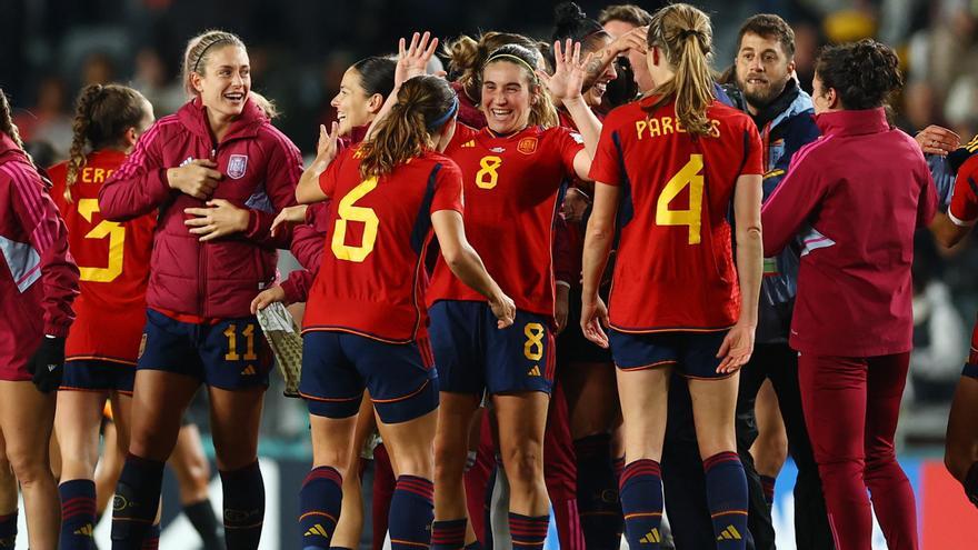 Las jugadoras de las selección celebran el pase a la final.