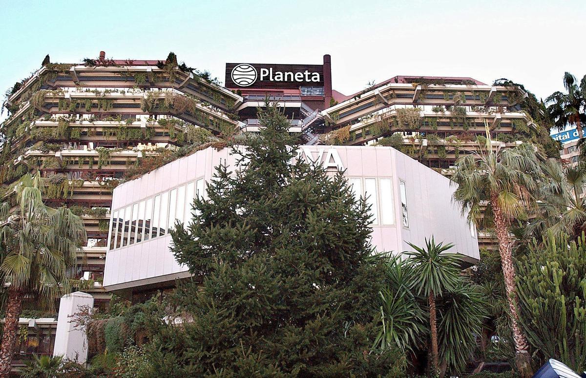 Amancio Ortega compra la seu de Planeta a Barcelona per 250 milions Amancio Ortega compra la seu de Planeta a Barcelona per 250 milions
