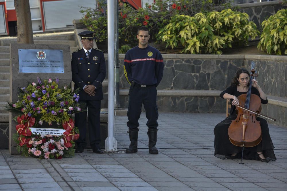 Homenaje a los bomberos fallecidos