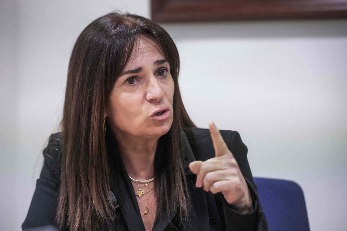 La portavoz de Vox en el Parlament, Manuela Cañadas, durante la entrevista realizada con este diario
