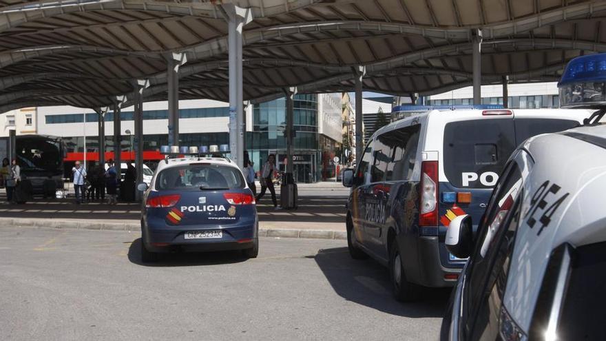 Patrullas de la Policía Nacional en la estación de Castelló en una imagen de archivo.