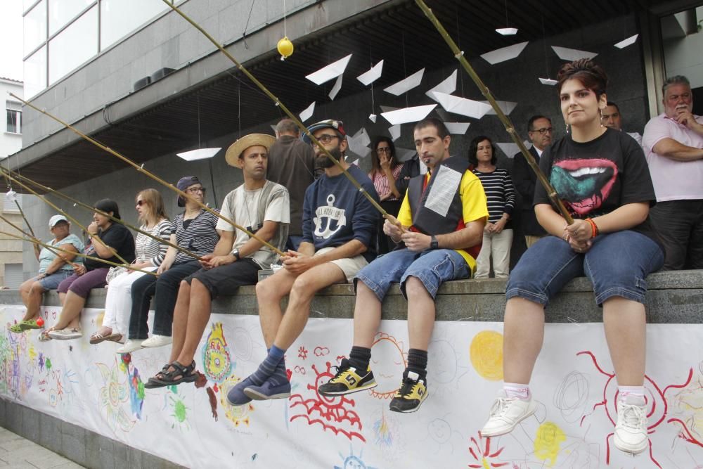 La presidenta de ADICAM se acordó de María Soliño, se mostró "orgullosa de ser de Cangas" y estar en unas fiestas que vive "desde pequeña"