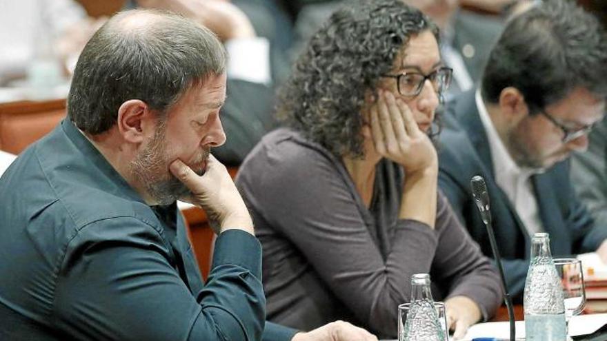 Oriol Junqueras i Marta Rovira durant la compareixença de Mas a la Diputació Permanent del Parlament