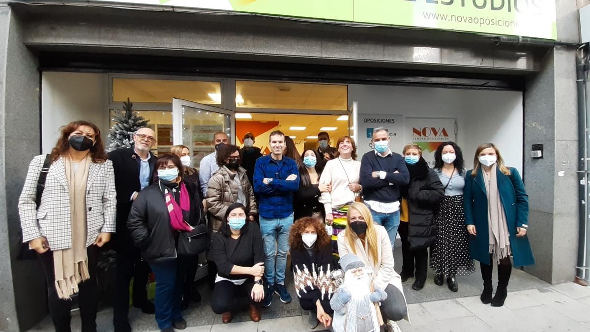 El Centro de Estudios Nova, en Avenida García Barbón, 95, celebró los excelentes resultados de sus alumnos en su primer año de vida con una fiesta el 27 de noviembre.