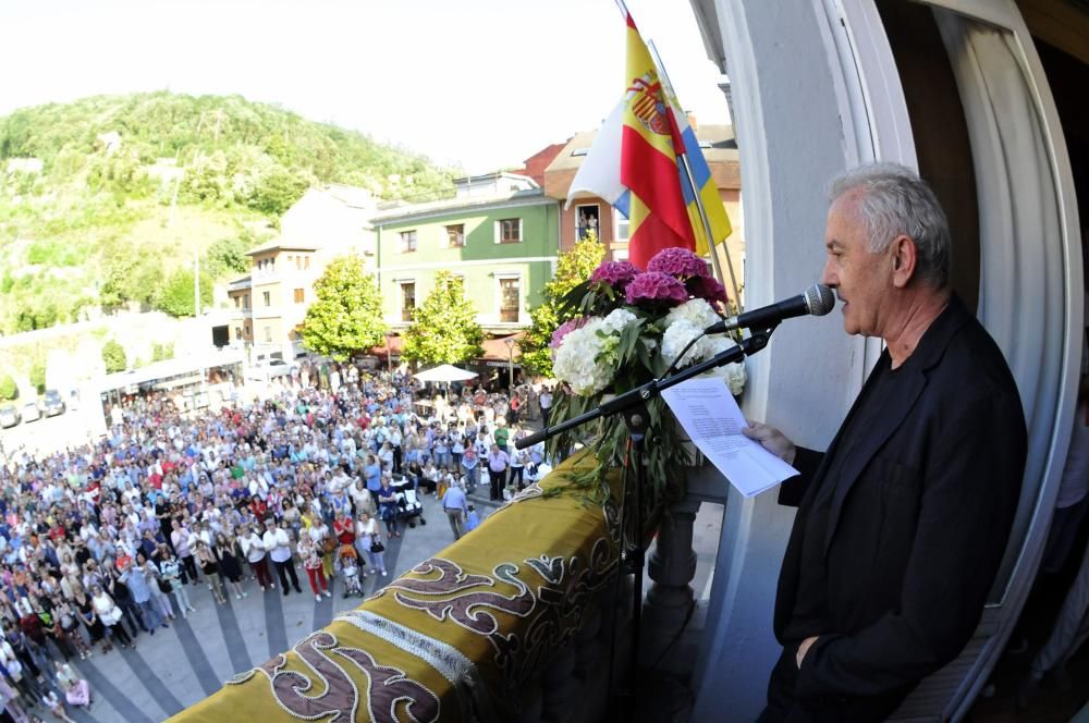 Pregón de Víctor Manuel en Mieres.