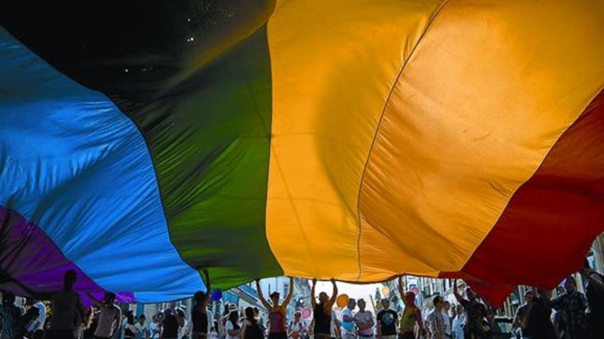 Fiesta multitudinaria y reivindicaciones con motivo de los actos del Orgullo Gay.