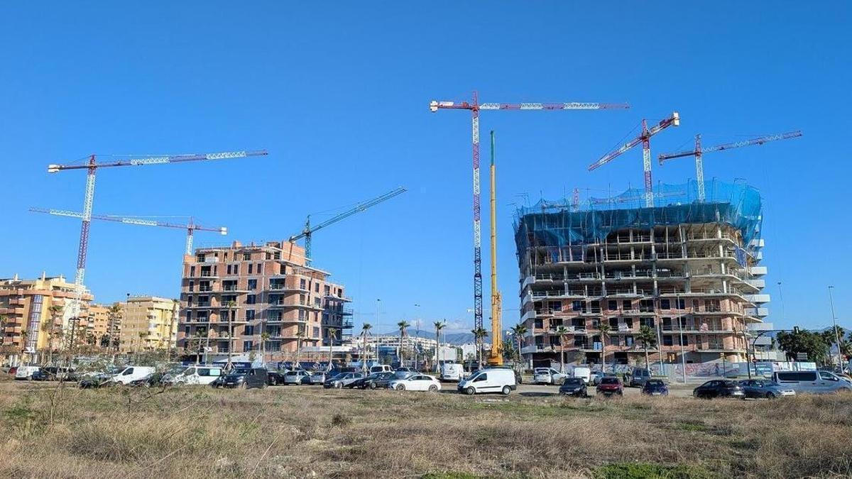 Una imagen de viviendas en construcción en Málaga capital.