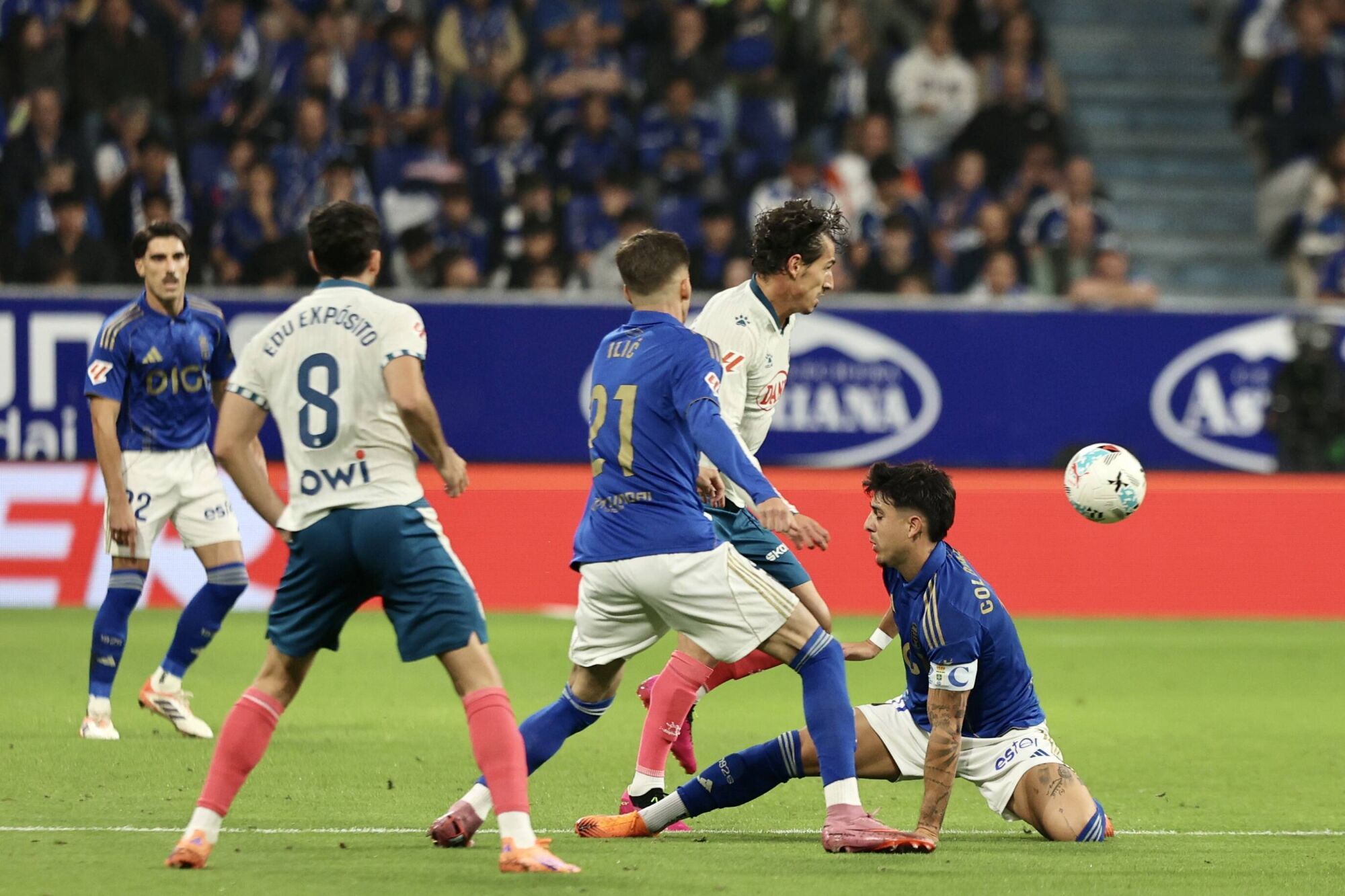 Todas las IMÁGENES del reestreno de Carrión con el Oviedo, con derrota ante el Espanyol 