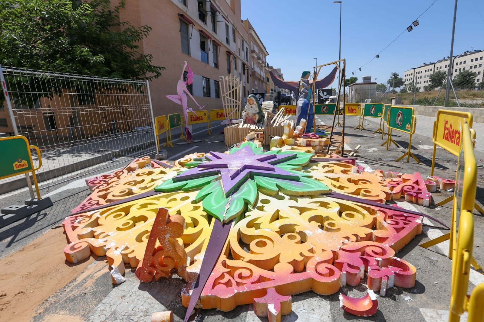 Daños de la lluvia en la pintura de La Ceràmica y destrozos en La Marina y Sant Agustí