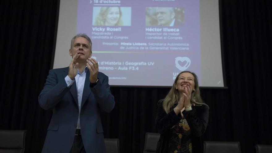 El candidato de Unides Podem por València, Héctor Illueca, y la magistrada Victoria Rosell, ayer.