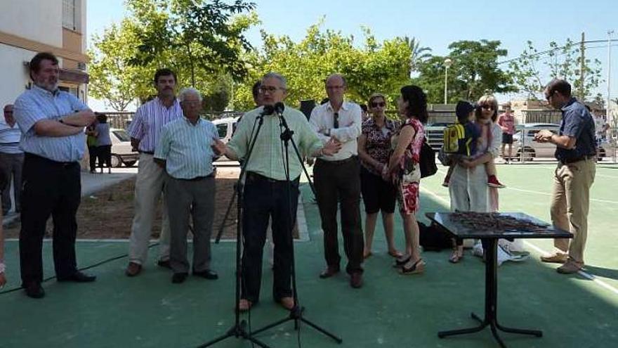 La pista polideportiva se puso en marcha ayer.