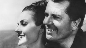 Año 1964.- La actriz española Carmen Sevilla con el actor italiano Gabriel Ferghetti durante el rodaje de la película Crucero de verano en el Mediterráneo a bordo del Cabo San Roque.