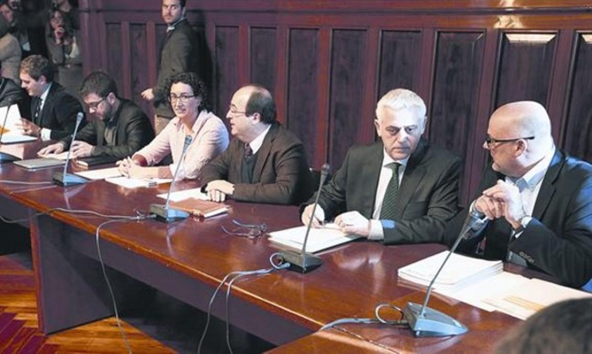 Els membres de la ponència de lallei electoral, el 14 de febrer del 2013.